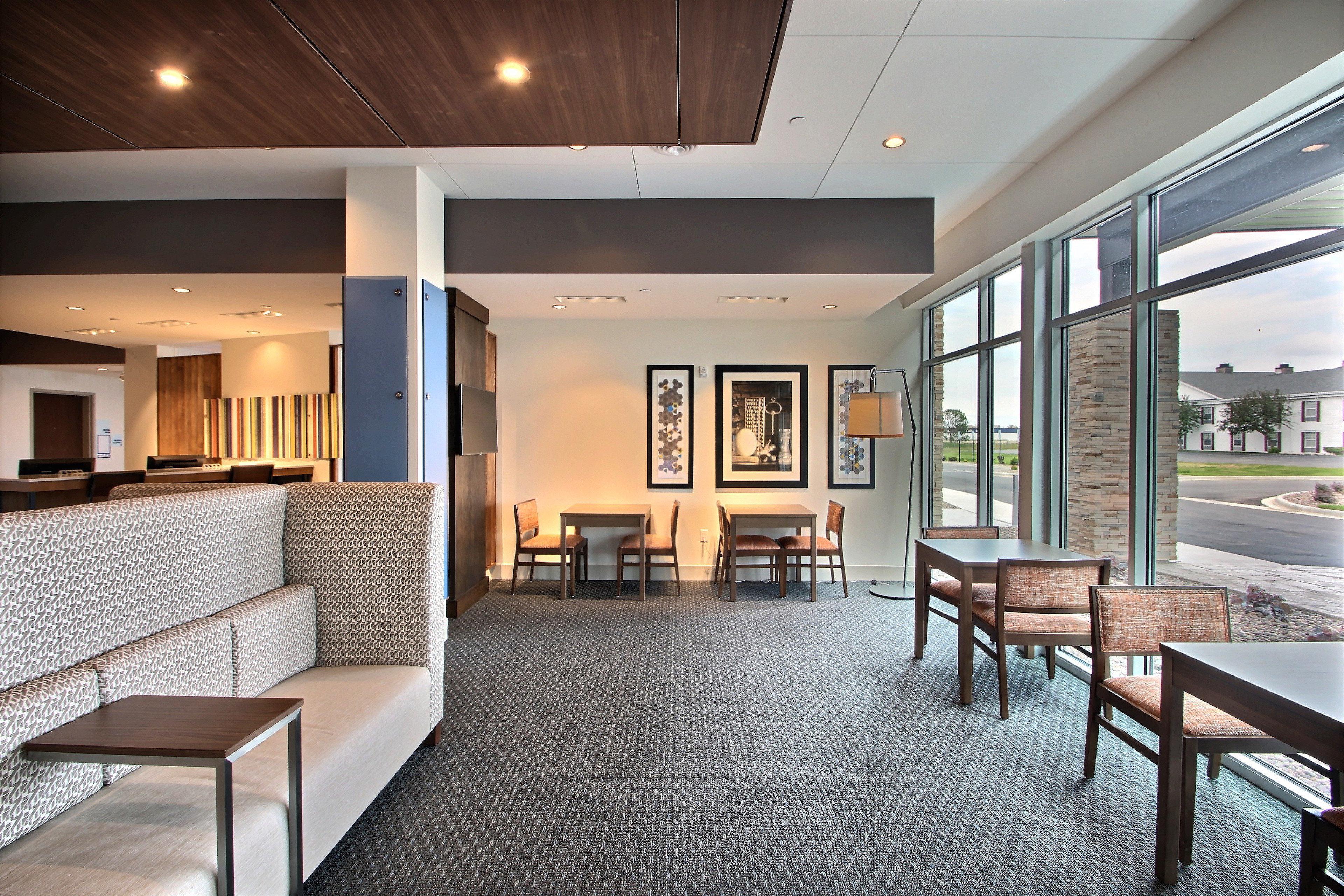 Holiday Inn Express & Suites Fond Du Lac By Ihg Buitenkant foto