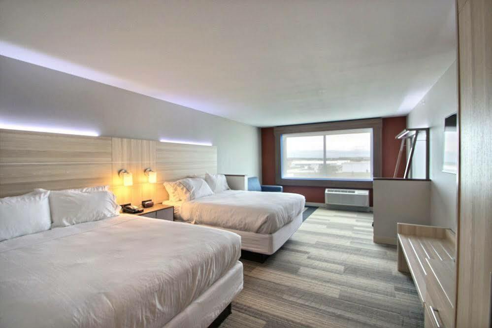 Holiday Inn Express & Suites Fond Du Lac By Ihg Buitenkant foto