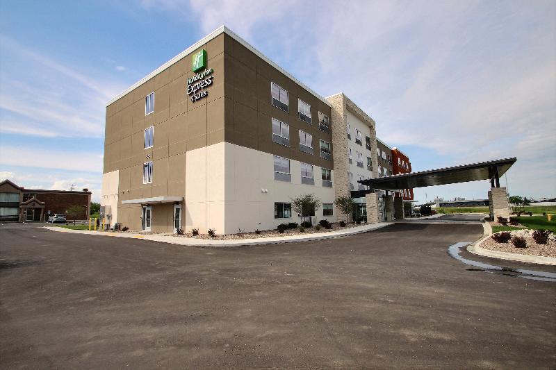 Holiday Inn Express & Suites Fond Du Lac By Ihg Buitenkant foto